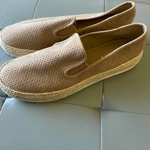 Espirit slip ons! 8.5